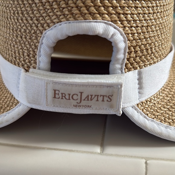 Eric Javits best seller straw hat-SunCrest Visor Fedora in Peanut/White - Picture 6 of 7